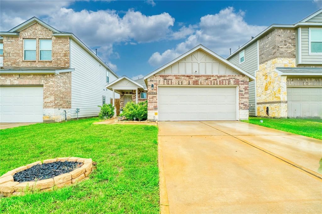 Photo of 7919 Cypress Country Dr